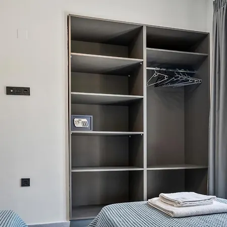 Robin's 4* Apolpaina