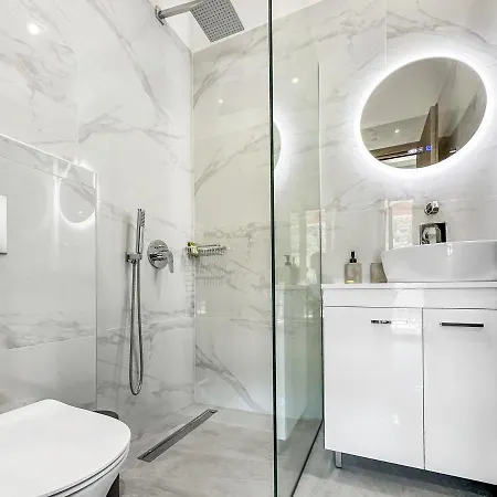 Robin's Apart Otel Apolpaina