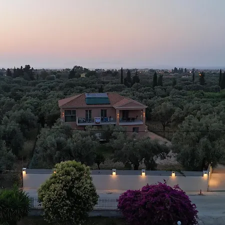 Robin's Apart Otel Apolpaina