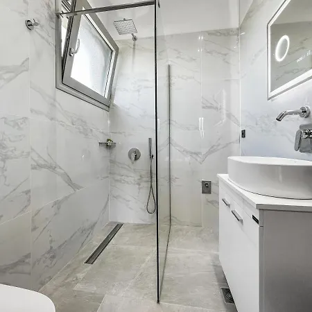 Robin's Apart Otel Apolpaina