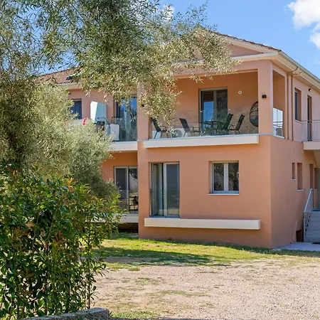 Robin's Apart Otel 4*