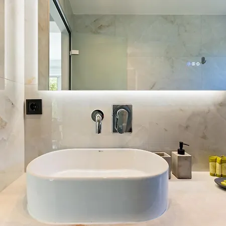 Robin's Apart Otel 4*