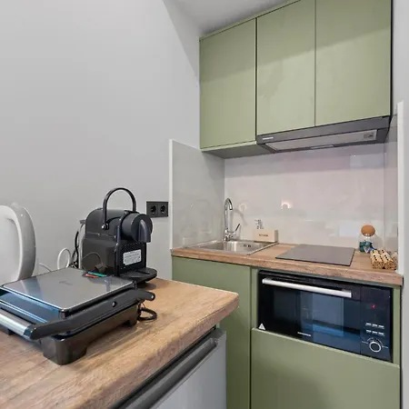 Robin's 4* Apolpaina