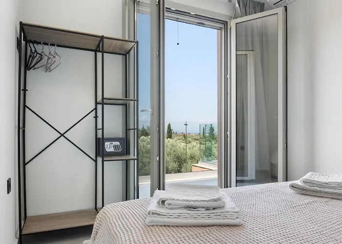 Robin's 4* Apolpaina