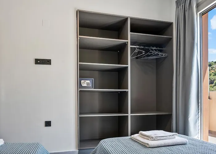 Robin's 4* Apolpaina