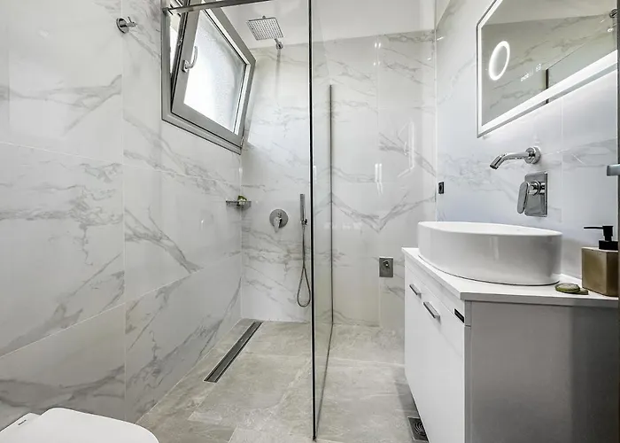 Robin's Aparthotel Apolpaina