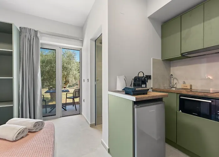 Robin's 4* Apolpaina