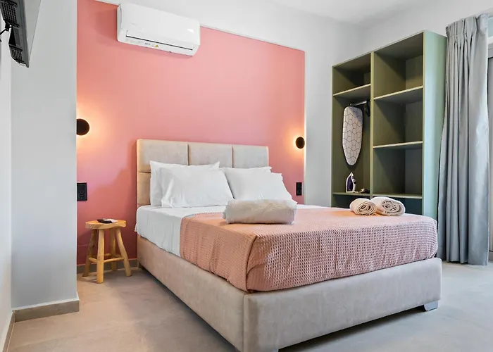 Robin's Aparthotel 4*