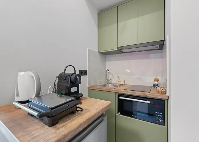 Robin's 4* Apolpaina