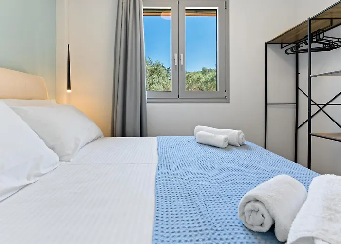 Robin's 4* Apolpaina