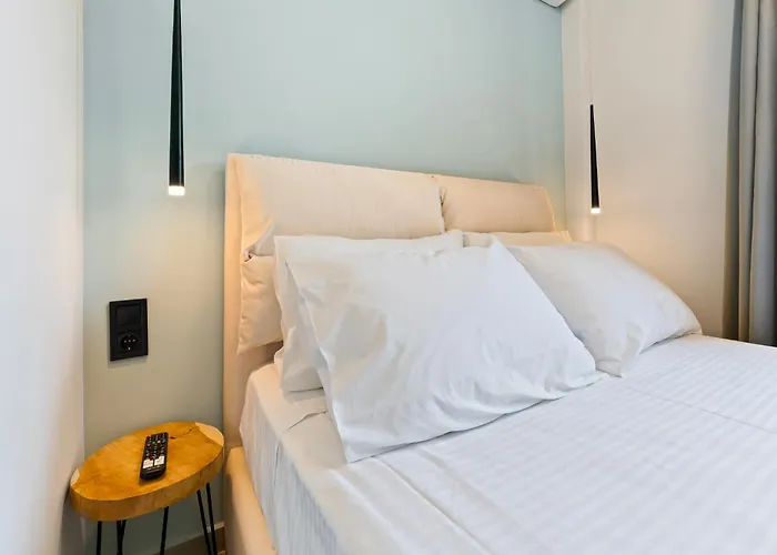 Robin's Aparthotel 4*