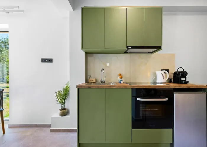 Robin's 4* Apolpaina